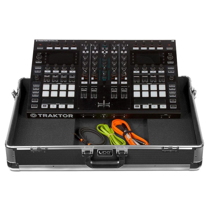 UDG Ultimate Pick Foam Flight Case Multi Format XL Silver koffer voor DJ-controller