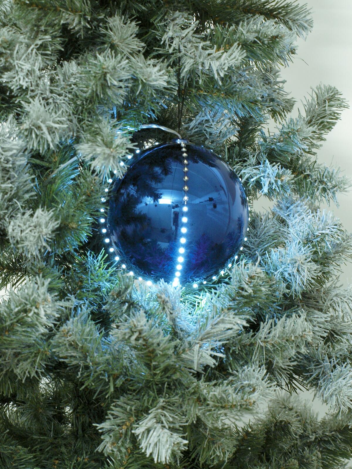 EUROPALMS LED Snowball 15cm dark-blue