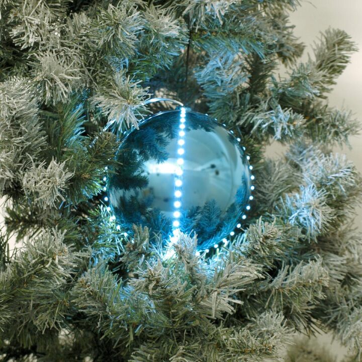 EUROPALMS LED Snowball 15cm ice blue