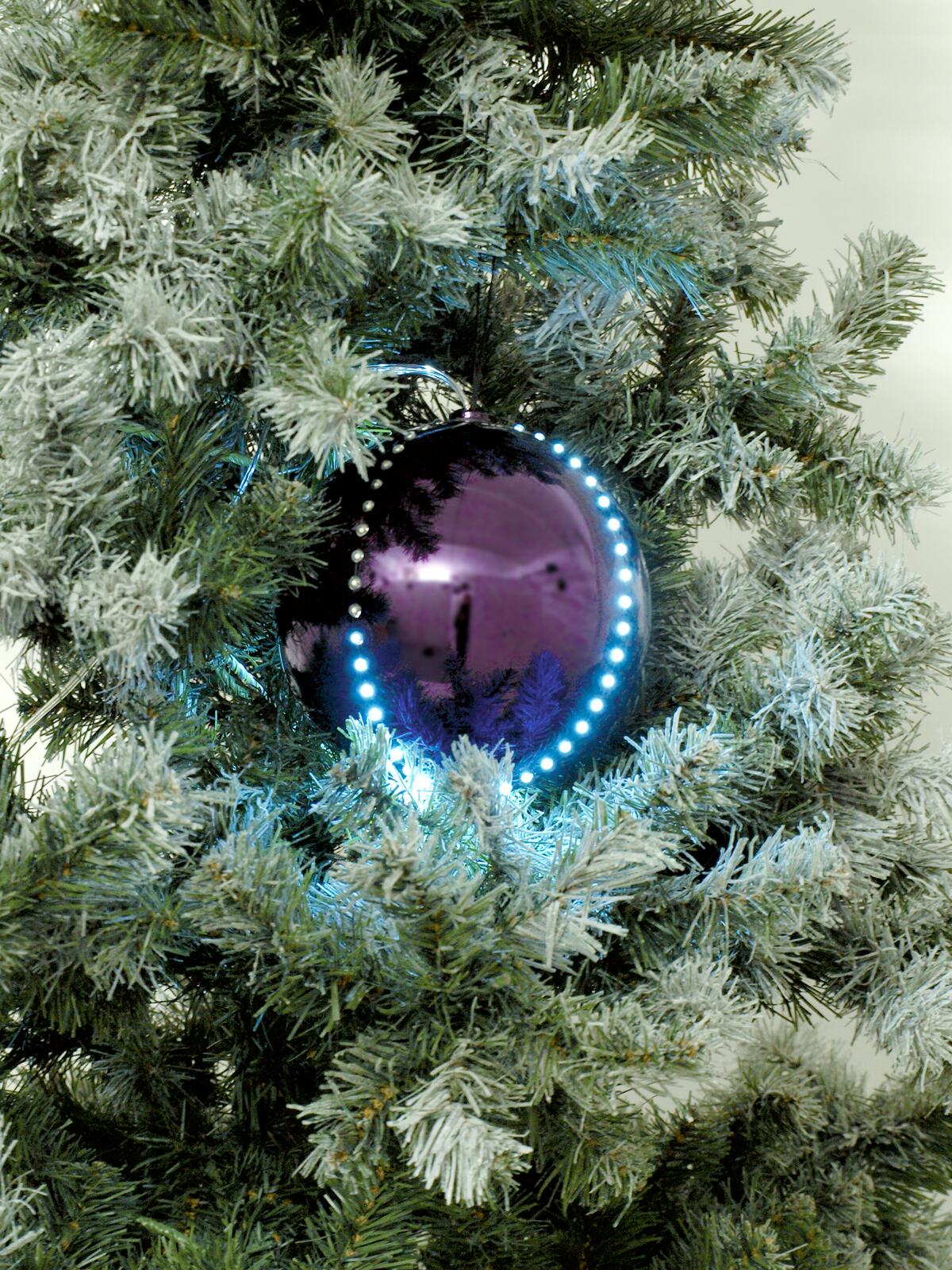 EUROPALMS LED Snowball 15cm purple